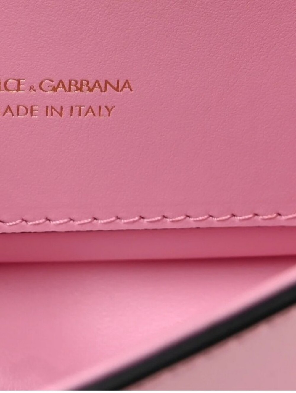 ‼️ON SALE‼️New Dolce & Gabbana Pastel Pink DG Crossbody Bag with Gold Hardware - Picture 7 of 16